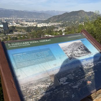 Universal City Overlook - Parks Near Me - Los Angeles, California Universal City Overlook - Parks Near Me - Los Angeles, California