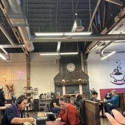 Vanilla Bean Bakery and Cafe - Great seating, cozy fireplace.