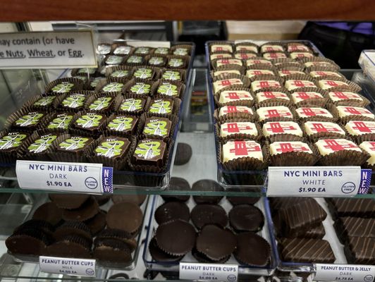 Li-Lac Chocolates by null