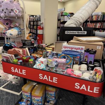 Books A Million - Bookstores Near Me - Kissimmee, Florida