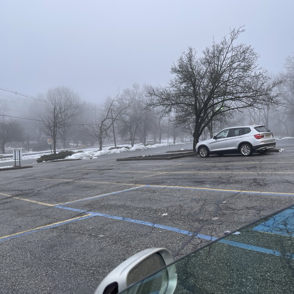 Walgreens - Enormous private parking lot - Cosmetics & Beauty Supply Near Me - Englewood, New Jersey