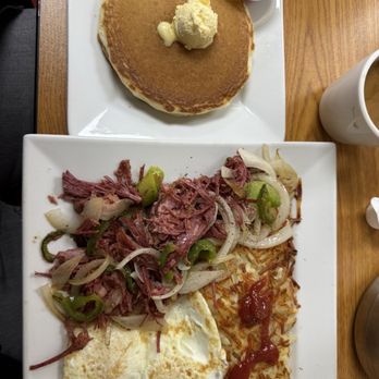 Nayhely's Place - , Corned Beef Hash & Eggs, pancakes - Cafes Near Me - Vancouver, Washington
