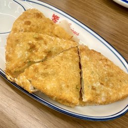 Scallion Pancakes 葱油饼 Scallion Pancakes 葱油饼