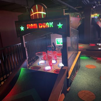 Puttshack - Nashville - Mini Golf Near Me - Nashville, Tennessee