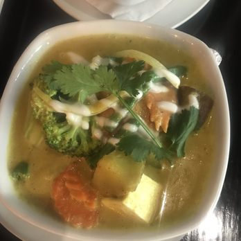 Thai Bloom! - Yellow Curry with Tofu & Veggies - Thai Near Me - Portland, Oregon
