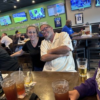 Beef 'O' Brady's - Michelle our favorite Sunday Funday bartender - Sports Bars Near Me - Riverview, Florida