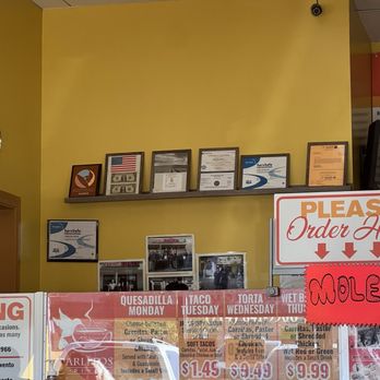 Carlitos Diner - Inside + specials - Diners Near Me - Huntington Beach, California