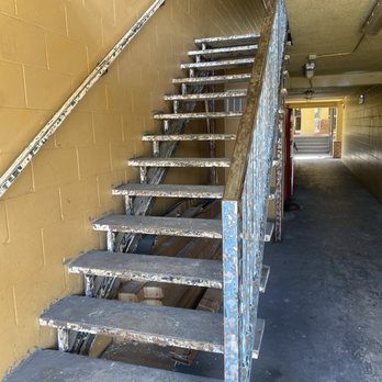Quality Inn & Suites - Disgusting stairs that make the place feel abandoned - Hotels Near Me - Statesboro, Georgia Quality Inn & Suites - Disgusting stairs that make the place feel abandoned - Hotels Near Me - Statesboro, Georgia