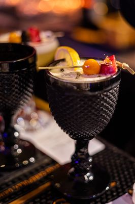 Deluxe Fun Dining by null