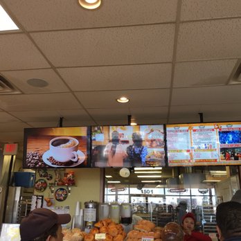 Panhelo Bakery And Cafe - customers at the counter - Cafes Near Me - Hyattsville, Maryland