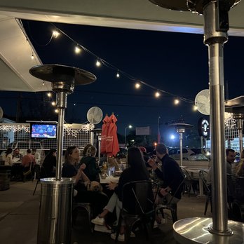 Eight Row Flint - Gastropubs Near Me - Houston, Texas