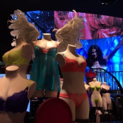 Victoria's Secret - Hot stuff - must treat myself next time