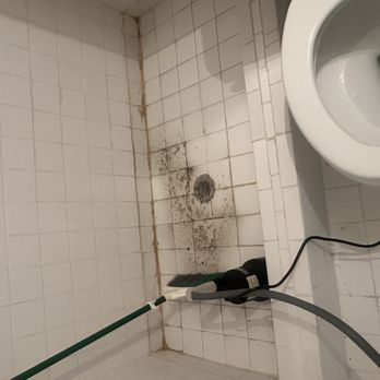 A Clean Drain - My tub with sewer - Plumbing Near Me