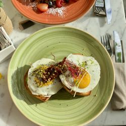 Mae Caa - Avocado toast
