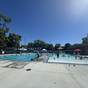 Washington community swim center - Zero entry pool on the right - Swimming Pools Near Me - Sunnyvale, California Washington community swim center - Zero entry pool on the right - Swimming Pools Near Me - Sunnyvale, California