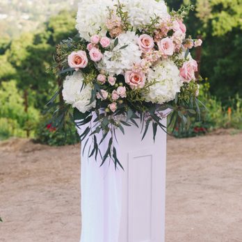Queen Bridals - Close up of a column - Wedding Planning Near Me - San Jose, California Queen Bridals - Close up of a column - Wedding Planning Near Me - San Jose, California