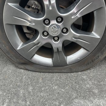 Falcon Towing - Bad flat tire - Towing Near Me - Gardena, California Falcon Towing - Bad flat tire - Towing Near Me - Gardena, California