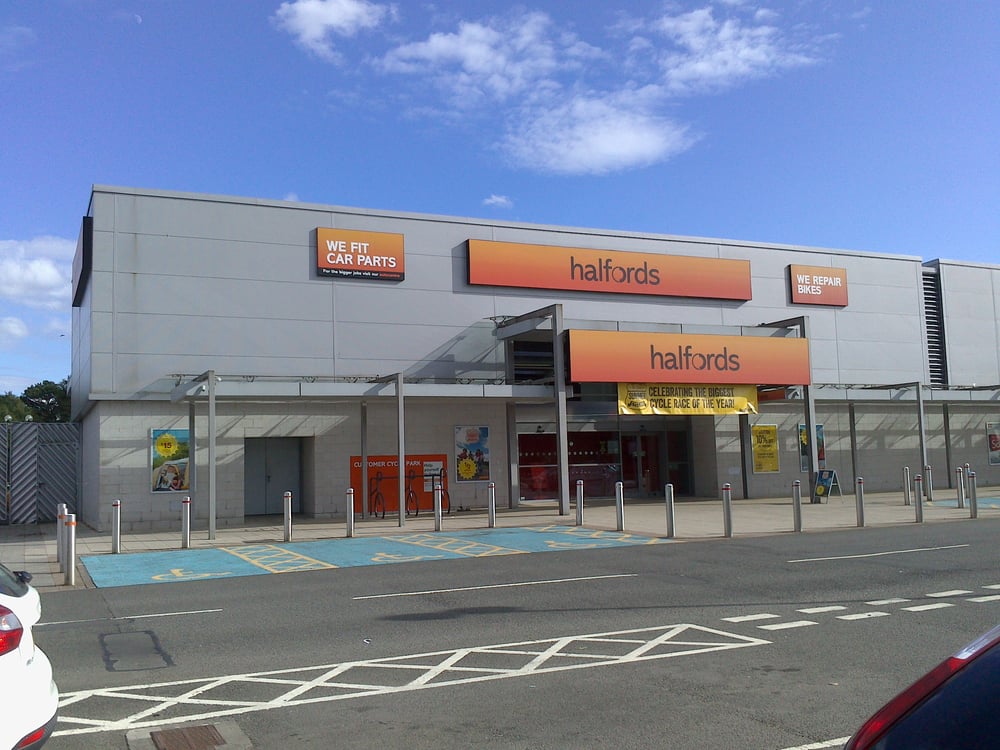 HALFORDS Sports Wear Unit 11 Strathkelvin Retail Park, Glasgow