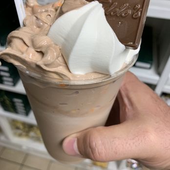 Fedele's Chocolates - Reese's Pieces flurry - Ice Cream & Frozen Yogurt Near Me - Plymouth, Massachusetts Fedele's Chocolates - Reese's Pieces flurry - Ice Cream & Frozen Yogurt Near Me - Plymouth, Massachusetts