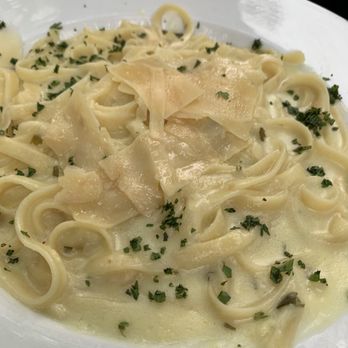Smokey’s on the Gorge - Fettuccine Alfredo - New American Near Me - Victor, West Virginia Smokey’s on the Gorge - Fettuccine Alfredo - New American Near Me - Victor, West Virginia