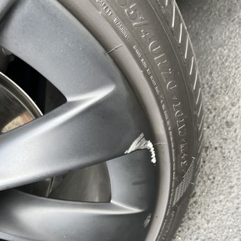 Colormetics - Rim damage - Mobile Dent Repair Near Me Colormetics - Rim damage - Mobile Dent Repair Near Me