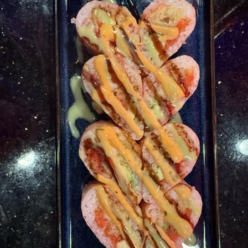 Saka - Sexy roll (spicy tuna, shrimp tempura and avocado) - Sushi Bars Near Me - Keene, New Hampshire