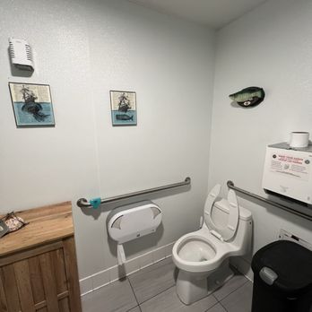 Fish Guts - Restroom - Seafood Near Me - San Diego, California