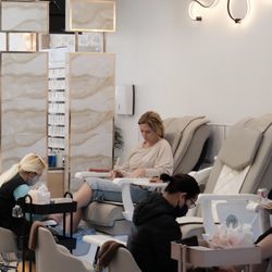 Elegant Nails 