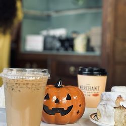The Merchant - Honey Vanilla Oat Latte & Cinnamon Roll