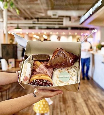 Suárez Bakery & Barra by null