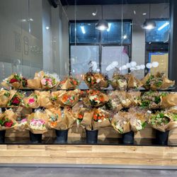 Hatzlacha Supermarket - Fresh florist in store