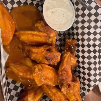 Romo's Pizza - Hot mess wings - Pizza Near Me - Glenmont, New York Romo's Pizza - Hot mess wings - Pizza Near Me - Glenmont, New York