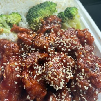 Main Wah Restaurant - Sesame Chicken - Chinese Near Me - Stratford, Connecticut Main Wah Restaurant - Sesame Chicken - Chinese Near Me - Stratford, Connecticut