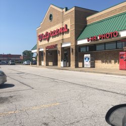 Walgreens - Front door view