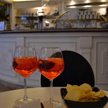 Milk Bar - Patisserie/Cake Shop Near Me - Padova, PD