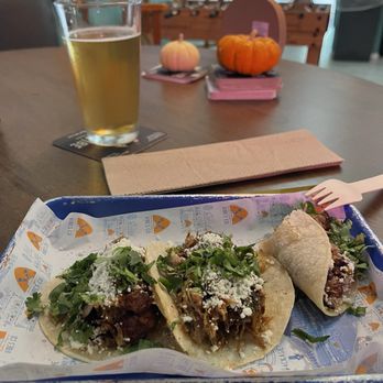SoCal Vibes - Pork tacos and lager - Breweries Near Me - Carson, California SoCal Vibes - Pork tacos and lager - Breweries Near Me - Carson, California