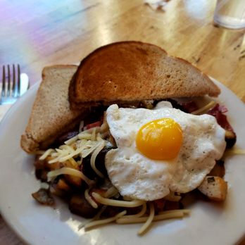 Bluegrass Grill - Corn beef hash - Southern Near Me - Chattanooga, Tennessee