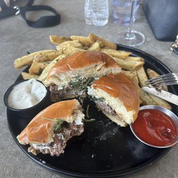 Public House Temecula - Blue cheese burger - New American Near Me - Temecula, California