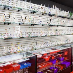 Vitrum Smoke Shop- Eastlake