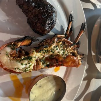 Maple & Ash - Steakhouses Near Me - Chicago, Illinois Maple & Ash - Steakhouses Near Me - Chicago, Illinois