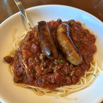Olive Garden Italian Restaurant - Spicy meat sauce spaghetti with Italian sausage - Italian Near Me - Irvine, California Olive Garden Italian Restaurant - Spicy meat sauce spaghetti with Italian sausage - Italian Near Me - Irvine, California