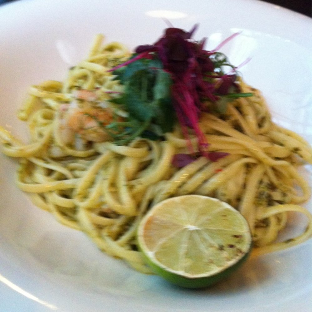 Browns Victoria - Crab & Tiger prawn linguine - Wine Bars Near Me - London, XGL