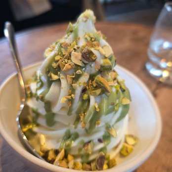 Flour & Grape - Awesome gelato with pistachio cream - Italian Near Me - London, XGL Flour & Grape - Awesome gelato with pistachio cream - Italian Near Me - London, XGL