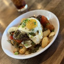 The Anvil Pub & Grill - Steak and eggs