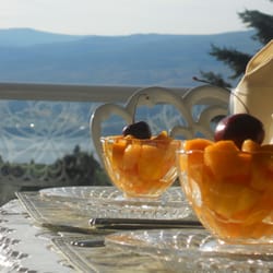 A View to Remember B&B - A delicious breakfast awaits you each morning with flexible breakfast times- In summertime your breakfast is served outdoors