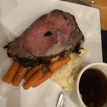 The York River Landing - Prime rib with red blissed mashed potatoes and carrots - Seafood Near Me - York, Maine The York River Landing - Prime rib with red blissed mashed potatoes and carrots - Seafood Near Me - York, Maine