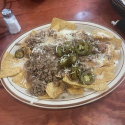 La Hacienda Mexican Restaurant - Mexicano Nachos with beef and jalapeños