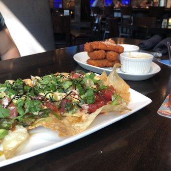 Yard House - Hawaiian Mule, Poke Nachos, and Fried Mac and Cheese. A winning combo! - New American Near Me - Rancho Mirage, California Yard House - Hawaiian Mule, Poke Nachos, and Fried Mac and Cheese. A winning combo! - New American Near Me - Rancho Mirage, California