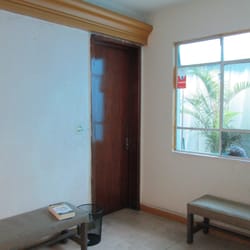 Dr. Rafael Flores Ríos - Sala de espera