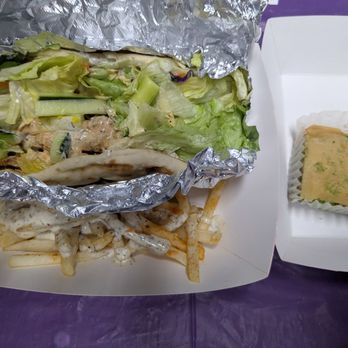 Hefty Gyros - Chicken gyro and baclava - Food Trucks Near Me Hefty Gyros - Chicken gyro and baclava - Food Trucks Near Me